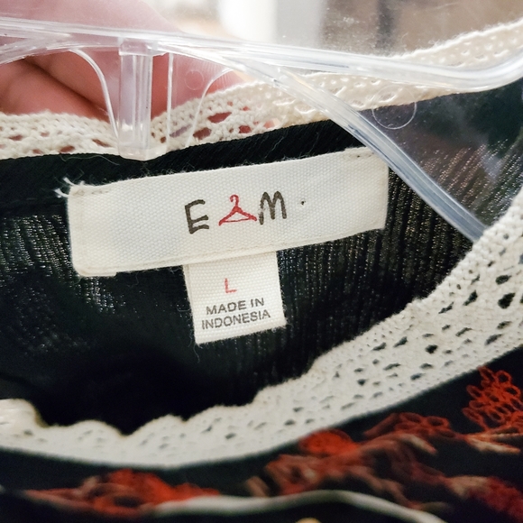 Detailed Blouse - Picture 3 of 3